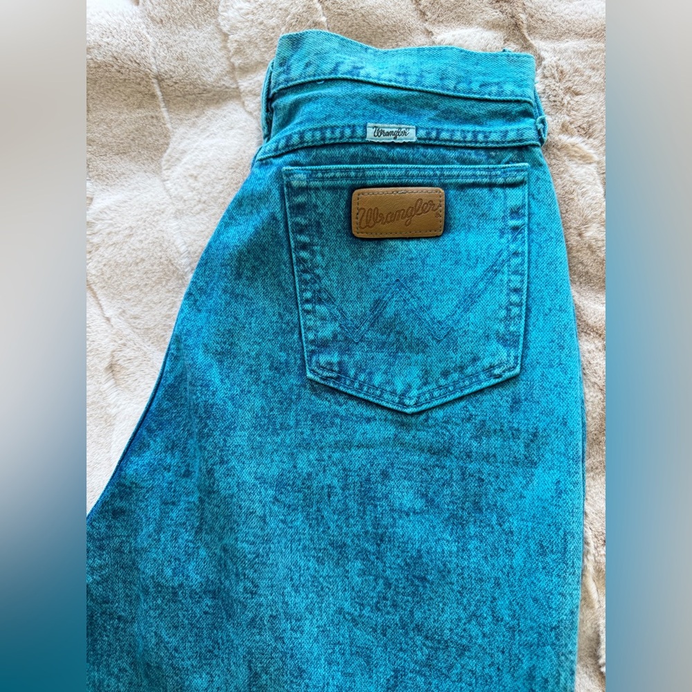 Authentic Vintage 80’s Wrangler jeans in Turquoise Acid Wash